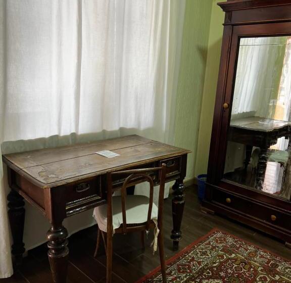 اتاق اکونومی, Villa Kars