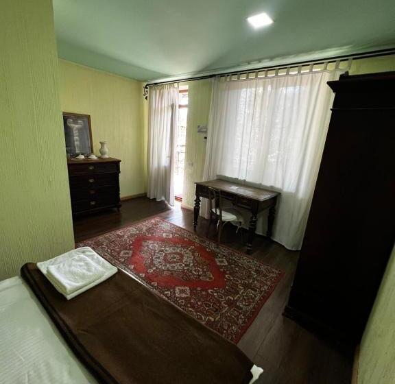 اتاق اکونومی, Villa Kars