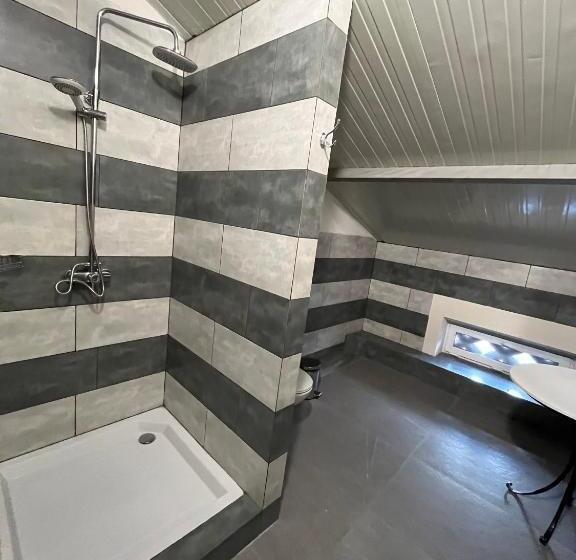 اتاق سوپریور سه تخته, Villa Kars