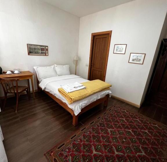 اتاق اکونومی, Villa Kars