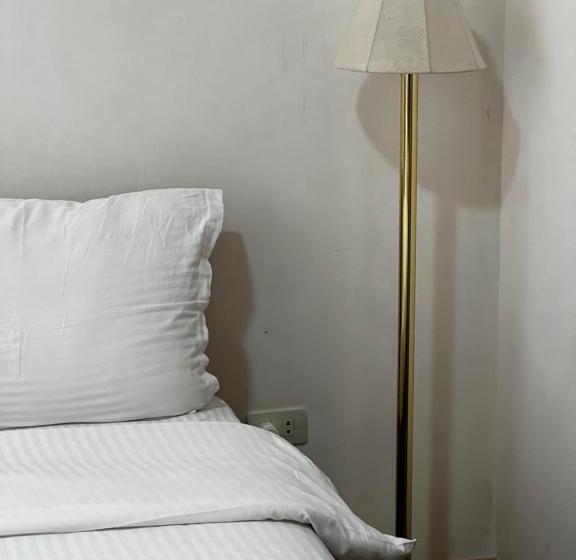 اتاق اکونومی, Villa Kars