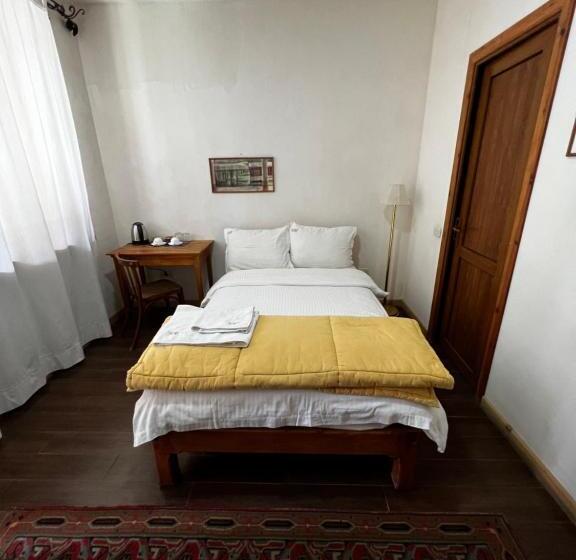 اتاق اکونومی, Villa Kars