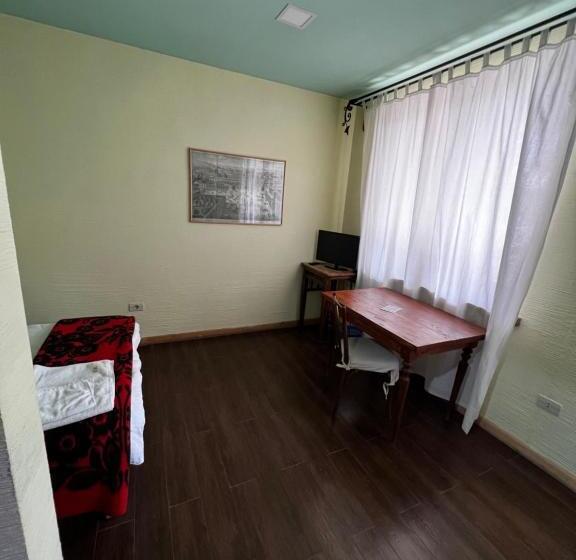 اتاق اکونومی, Villa Kars