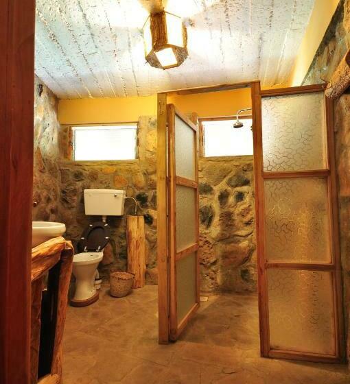 اتاق لوکس, Naiberi River Campsite & Resort