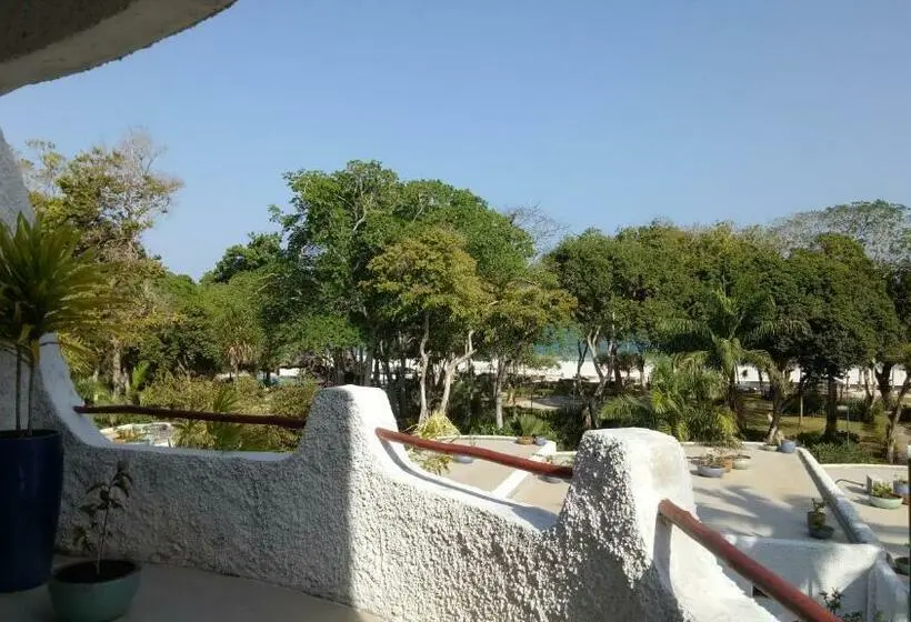 اتاق لوکس با چشمانداز دریا, Ocean Village Club