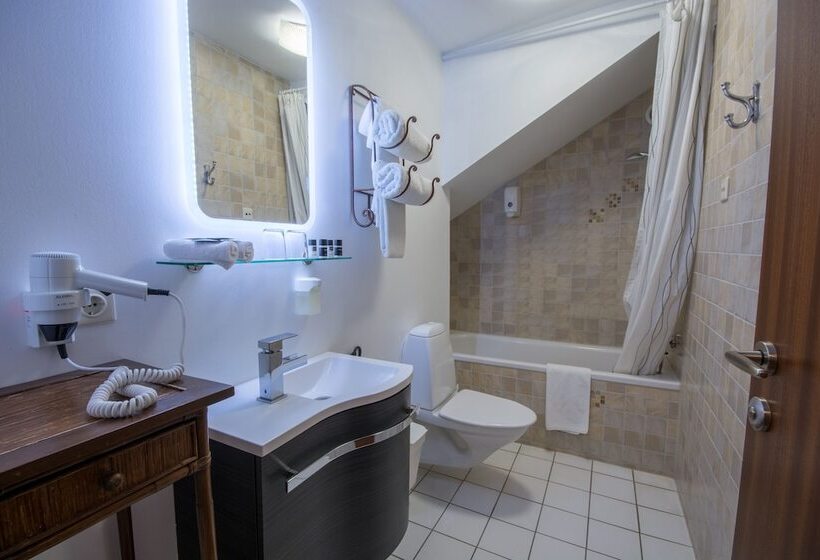 اتاق لوکس سه تخته, Skógá By Ej Hotels