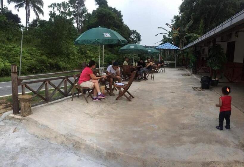 غرفة قياسية ثلاثية, Dtahan Motel Taman Negara