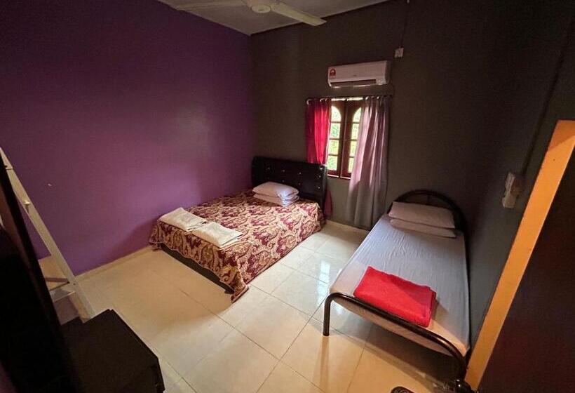 غرفة قياسية ثلاثية, Dtahan Motel Taman Negara