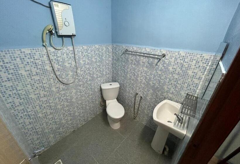 Номер Стандарт Трехместный, Dtahan Motel Taman Negara