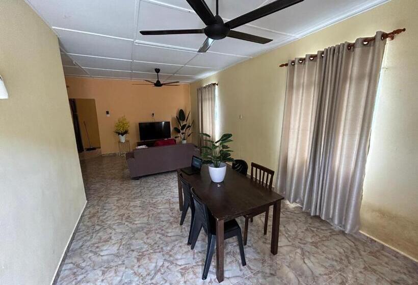 شقة 3 غرف, Dtahan Motel Taman Negara