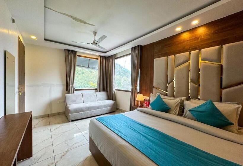Quarto Superior, Rishikesh Residency By Euphoric Near Neer Waterfall