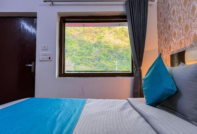 Quarto Deluxe, Rishikesh Residency By Euphoric Near Neer Waterfall