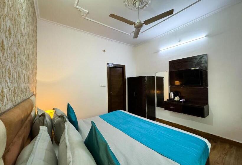 Quarto Estandar, Rishikesh Residency By Euphoric Near Neer Waterfall