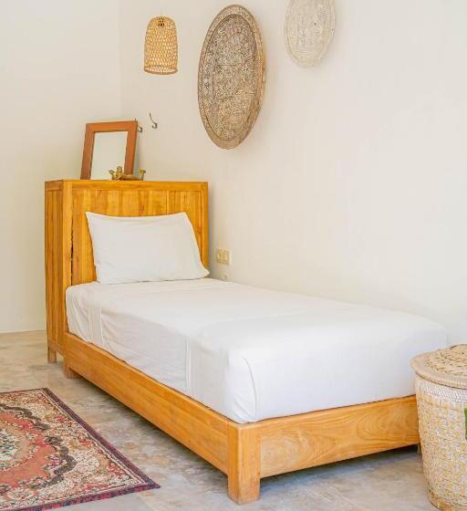 חדר סטנדרט נוף לבריכה, Thrive A Liv Life