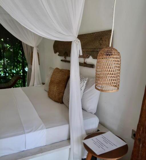 סוויטה נוף לבריכה, Thrive A Liv Life