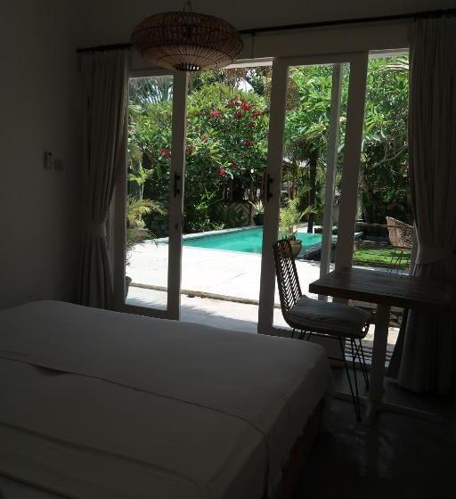 חדר סטנדרט נוף לבריכה, Thrive A Liv Life