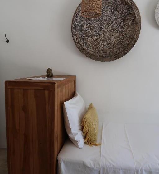 חדר סטנדרט נוף לבריכה, Thrive A Liv Life