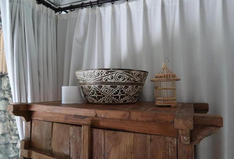 סוויטה נוף לבריכה, Thrive A Liv Life