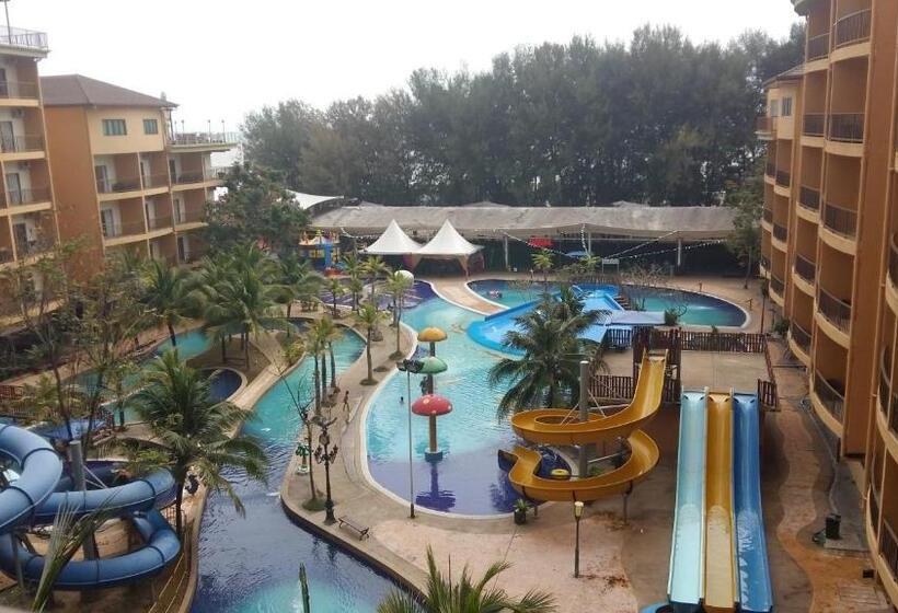 Студио Стандарт Вид на Бассейн, Lala House, Gold Coast Morib Resort