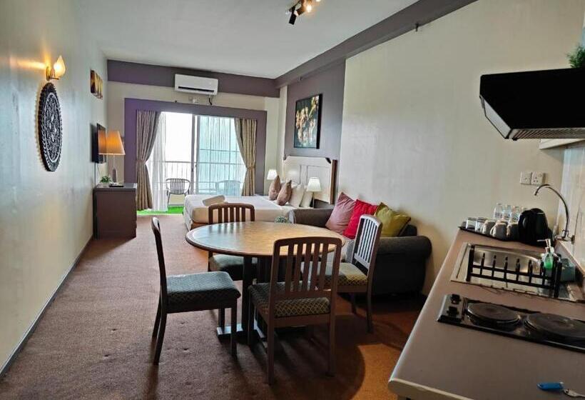 סוויטה, Seaview Deluxe@rainbow Paradise Tg Bungah 4pax