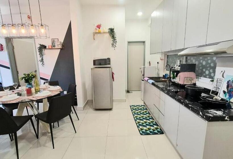 آپارتمان 1 خوابه با چشمانداز استخر, Shoppingmall Condo Sri Petaling, Near Bukit Jalil 1