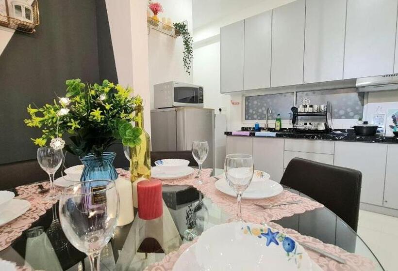 آپارتمان 1 خوابه با چشمانداز استخر, Shoppingmall Condo Sri Petaling, Near Bukit Jalil 1