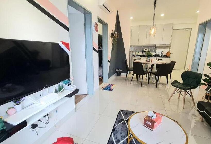 آپارتمان 1 خوابه با چشمانداز استخر, Shoppingmall Condo Sri Petaling, Near Bukit Jalil 1