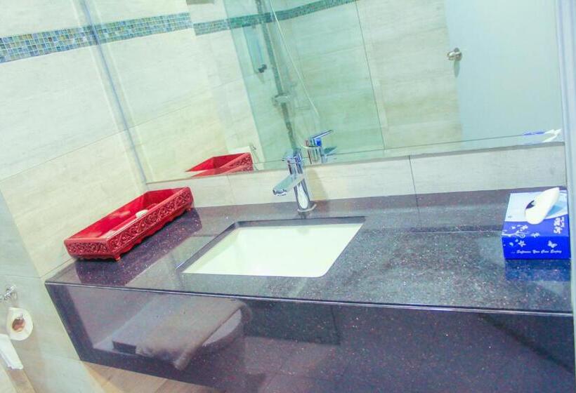 Номер Superior Вид на Море, The Grand Beach Resort Port Dickson