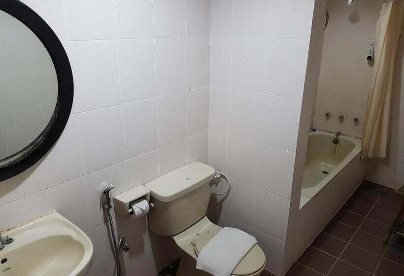 Семейный Номер, The Grand Beach Resort Port Dickson