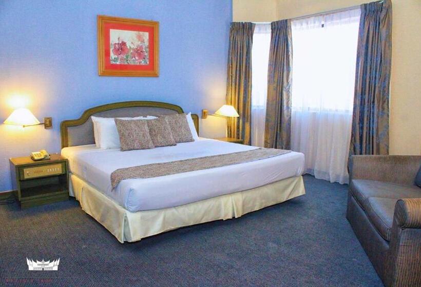 Номер Deluxe, The Grand Beach Resort Port Dickson