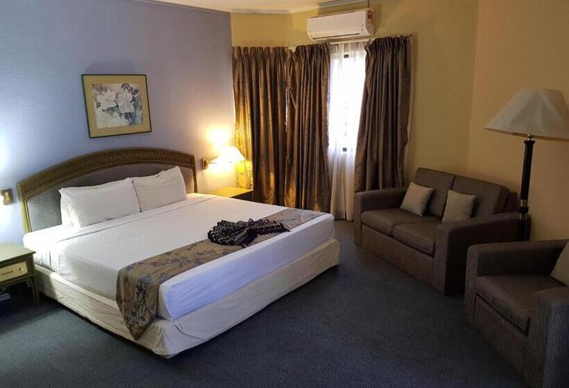 Номер Deluxe, The Grand Beach Resort Port Dickson