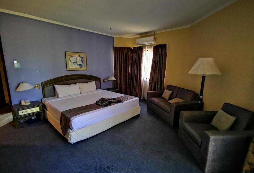 Номер Deluxe, The Grand Beach Resort Port Dickson