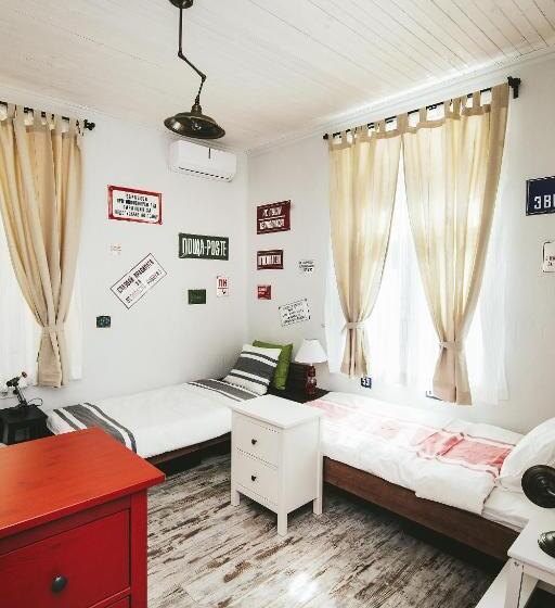 バスルーム共有のトリプルスタンダード, 5 Vintage Guest House