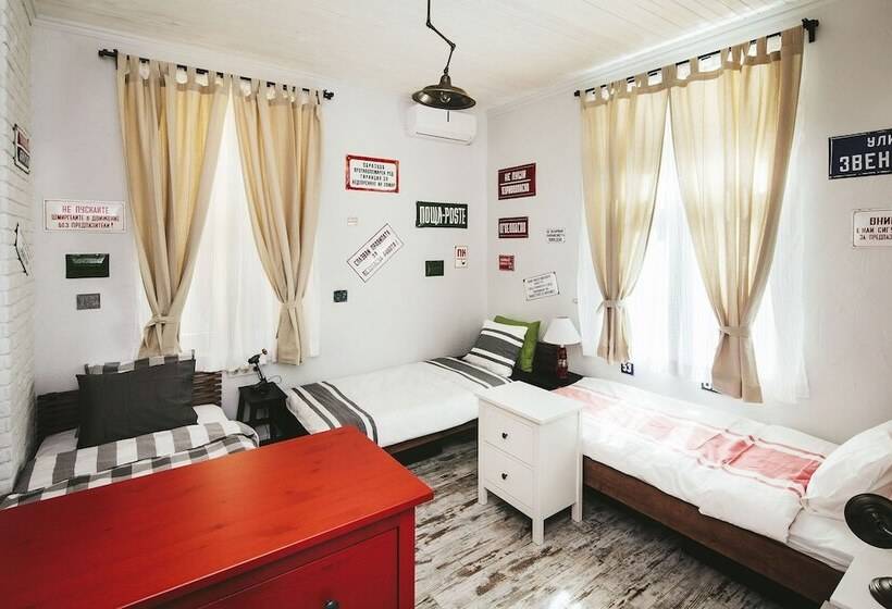 バスルーム共有のトリプルスタンダード, 5 Vintage Guest House