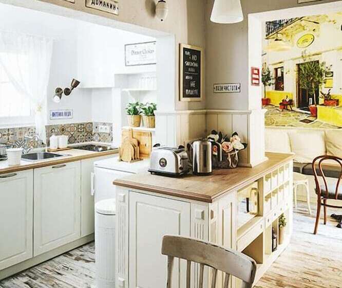 バスルーム共有のトリプルスタンダード, 5 Vintage Guest House