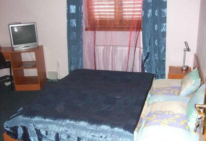 Номер Стандарт, Tímárház Panzió