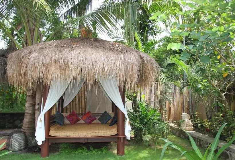 Villa 3 Makuuhuonetta, Cili Emas Oceanside Resort