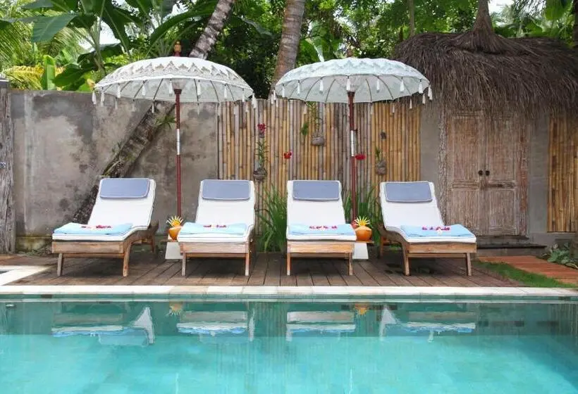 Villa 3 Makuuhuonetta, Cili Emas Oceanside Resort
