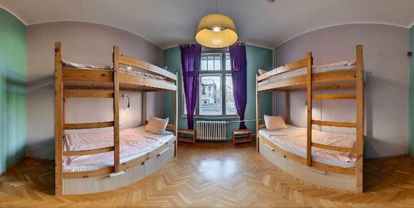 تختخواب در اتاق مشترک, Goodmo House   Hostel