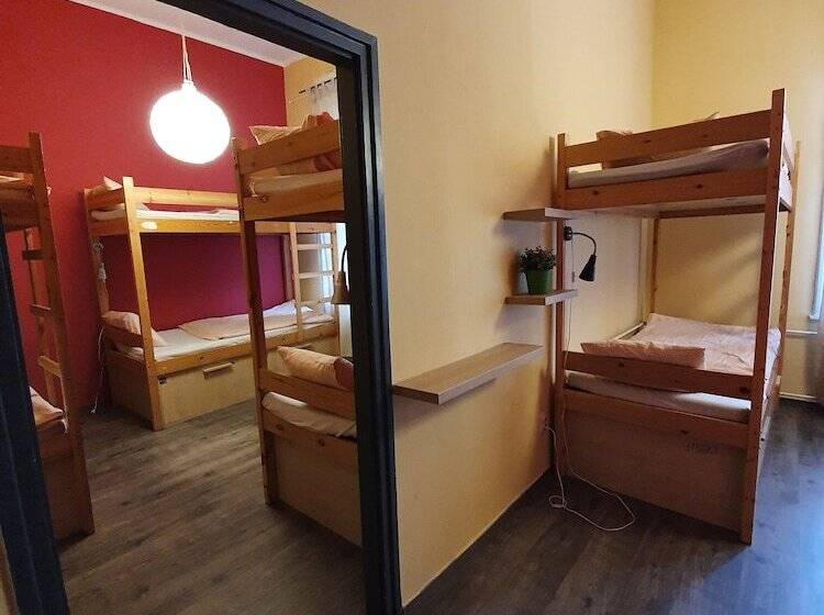 تختخواب در اتاق مشترک, Goodmo House   Hostel