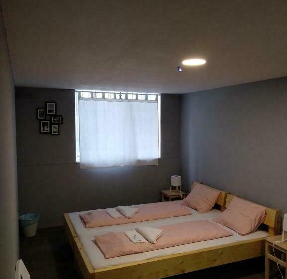 اتاق استاندارد, Hobar Hostel