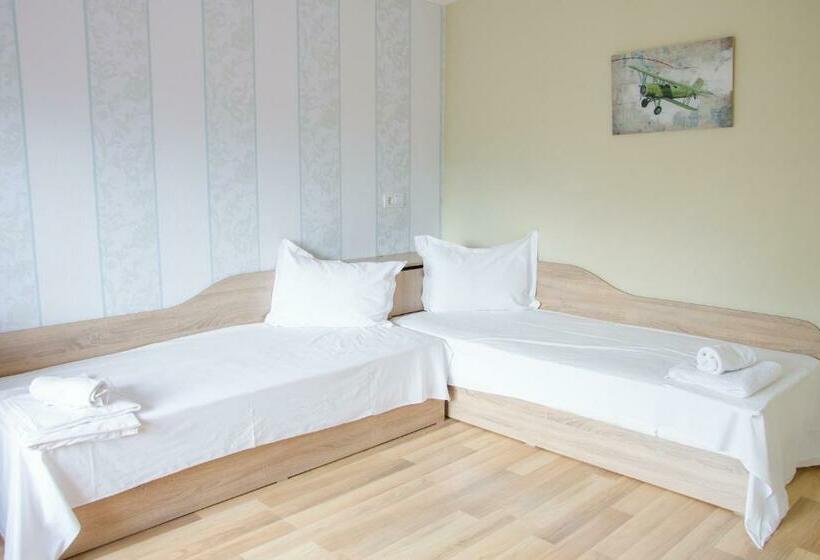 패밀리 스튜디오, Fantazia