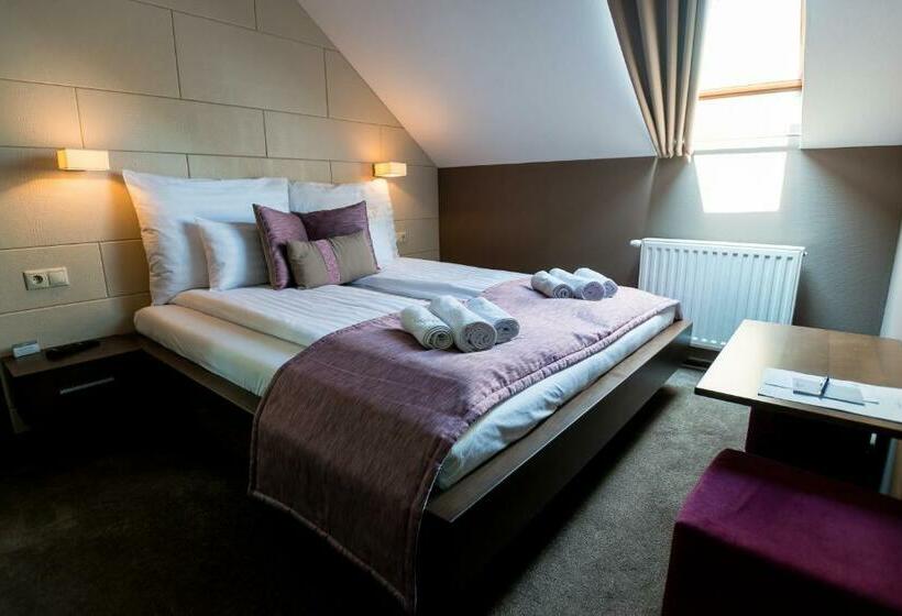 Номер Стандарт, Fürdőház