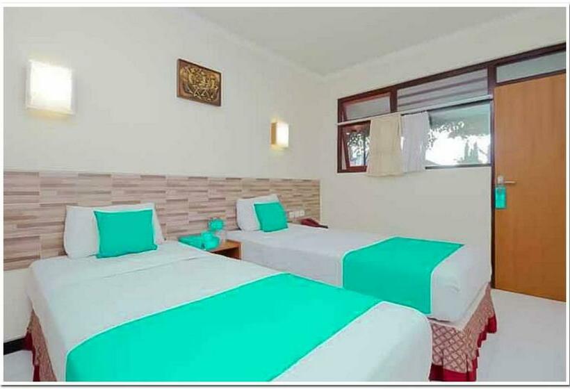 エコノミールーム, Lestari Near Lippo Plaza Mall Jember Mitra Reddoorz