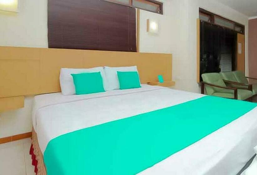 Номер Superior, Lestari Near Lippo Plaza Mall Jember Mitra Reddoorz