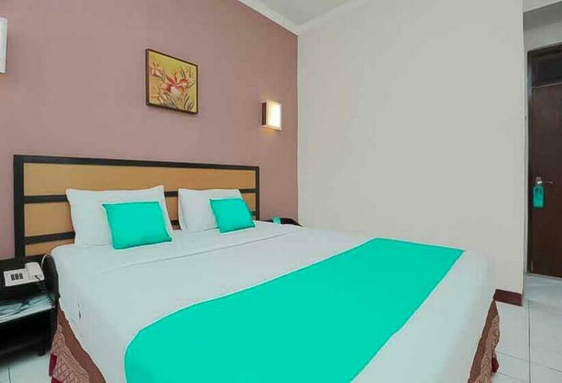 Номер Superior, Lestari Near Lippo Plaza Mall Jember Mitra Reddoorz