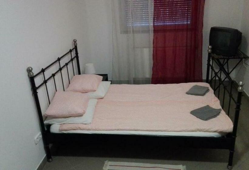 标准间, M0 Lakihegy Horgony U 10