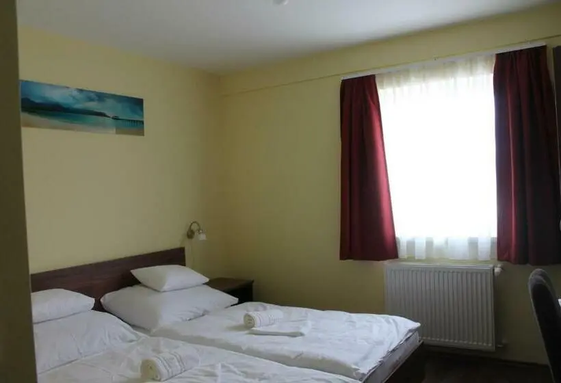 スタンダードルーム, Pótkerék Motel