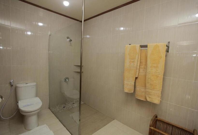 Номер Deluxe, Toraja Misiliana