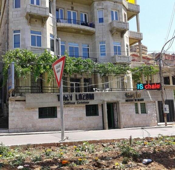 اتاق خانوادگی, Bauhaus Motel